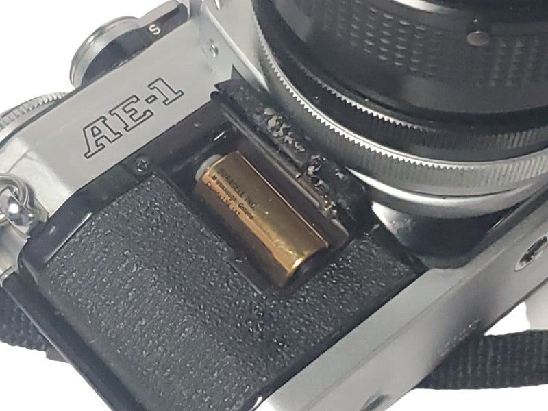 Canon AE-1 Vintage 35mm Film Camera (READ) |