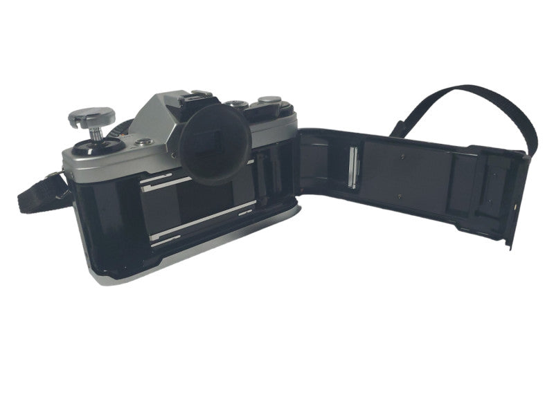Canon AE-1 Vintage 35mm Film Camera (READ) |