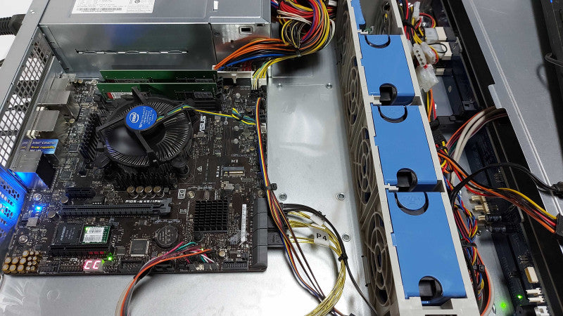 SENECA #XNVR200 NVR/Server Xeon E3-1225 V6 @ 3.30ghz / 8gb ram / READ #