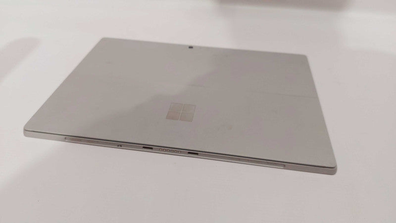 Microsoft Surface Pro 1796 i5-7300U @ 2.60ghz / 8gb ram / 256gb ssd #