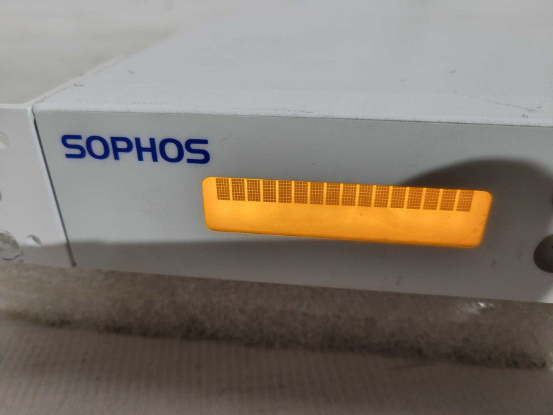 Sophos UTM 220 8-Port Firewall Gateway Network Switch Gigabit !