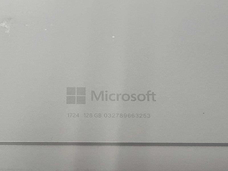 Microsoft Surface Pro 4 Core m3-6Y30 0.9GHz, 4GB RAM, 128GB SSD READ Q_