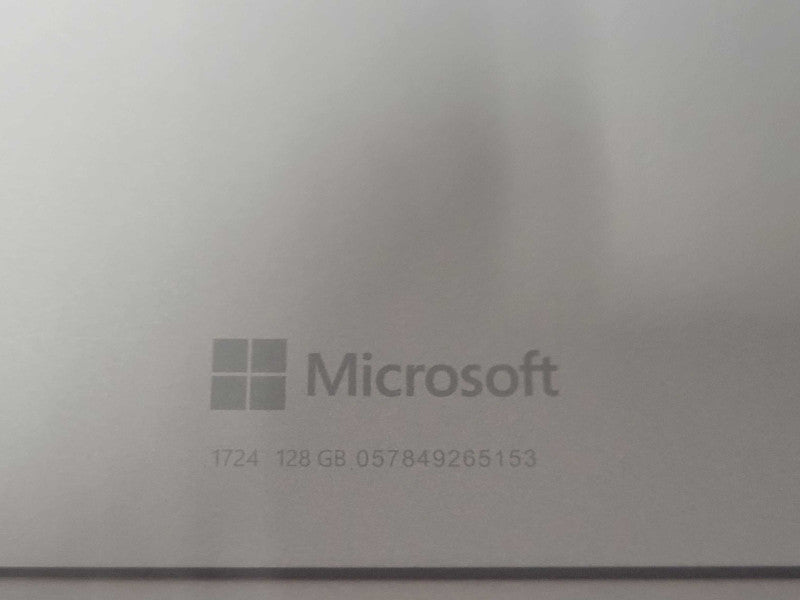 Microsoft Surface Pro 4 Core m3-6Y30 0.9GHz, 4GB RAM, 128GB SSD READ Q_