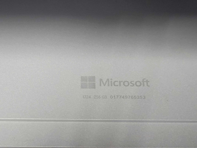 Microsoft Surface Pro 4 Core i7-6650U 2.2GHz, 8GB GB 256GB SSD READ _