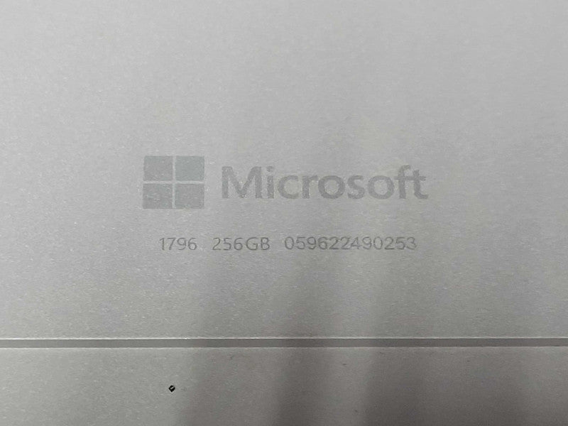 Microsoft Surface Pro 1796 Core i5-8350U 1.7GHz, 8GB RAM 256GB SSD, SEE _