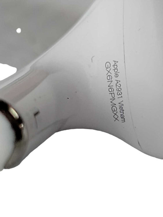 Apple AirPods A2931 with Charging Case, READ _