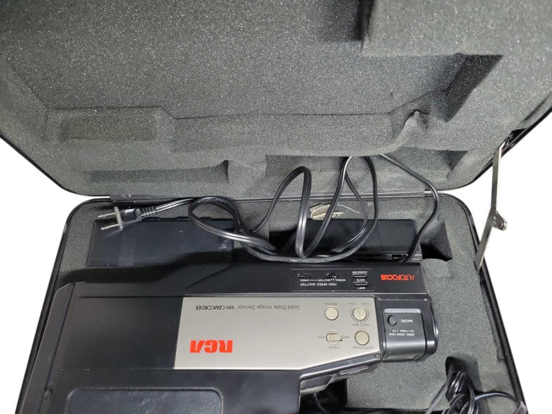 RCA CPR-250 VHS Camcorder - Solid State Image Sensor Auto Focus w/Carrying Ca %