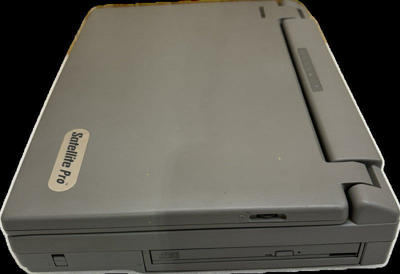 TOSHIBA SATELLITE PRO 435CDS Vintage Laptop Unknown Specifications No HD READ