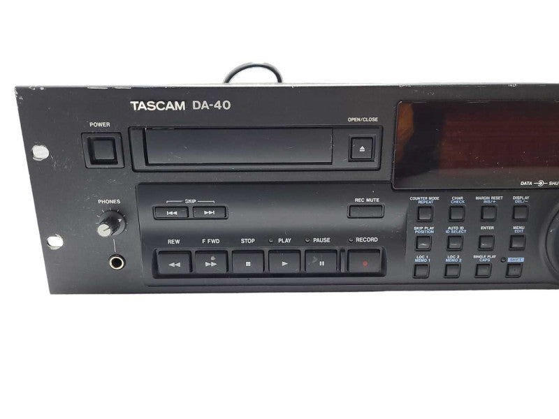 Tascam DA-40 Professional Digital Audio Tape Deck w/ Rack Ears READ $