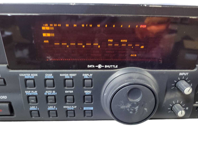 Tascam DA-40 Professional Digital Audio Tape Deck w/ Rack Ears READ $