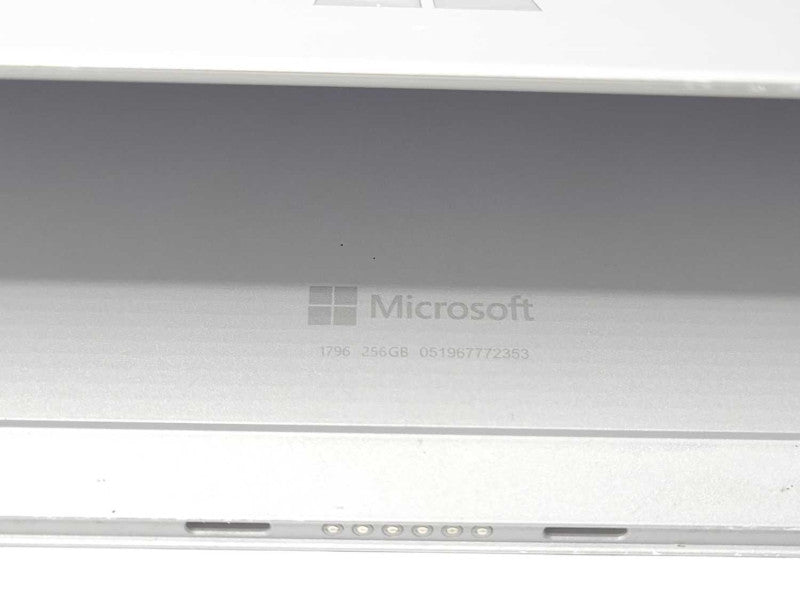 Microsoft Surface Pro 1796, Core i5-7300U 2.6GHz, 8GB, 256GB SSD, w/ PWR Q_