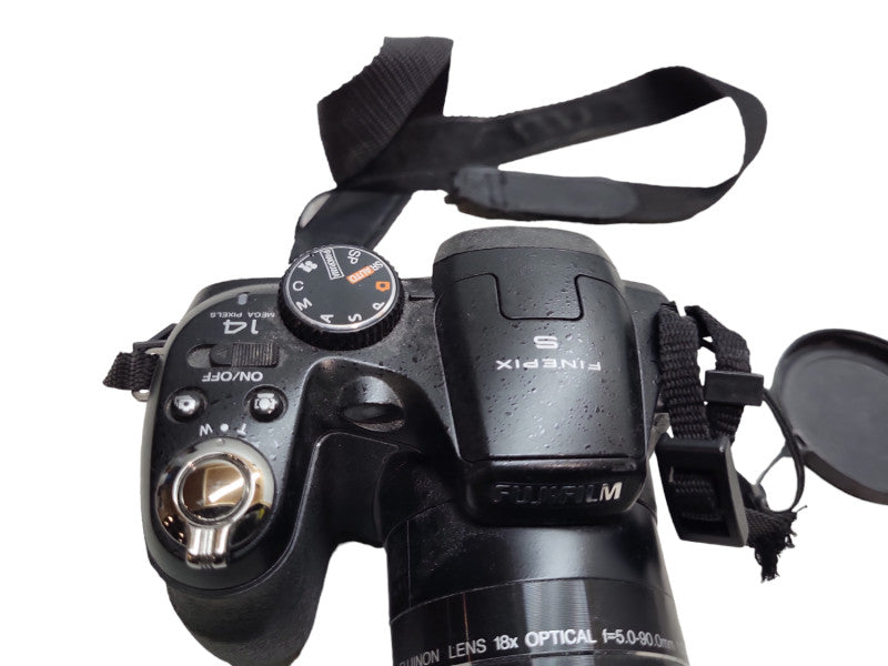 Fujifilm FinePix S2950 14 MP Digital Camera, 18x Wide Angle Optical Zoom Lens &