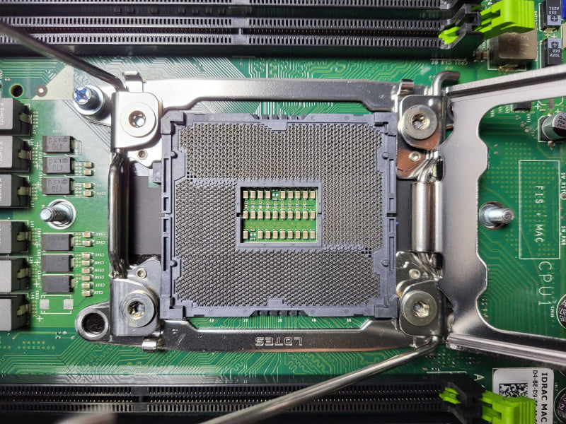 Dell PE R720 No CPU/RAM/HDD READ $