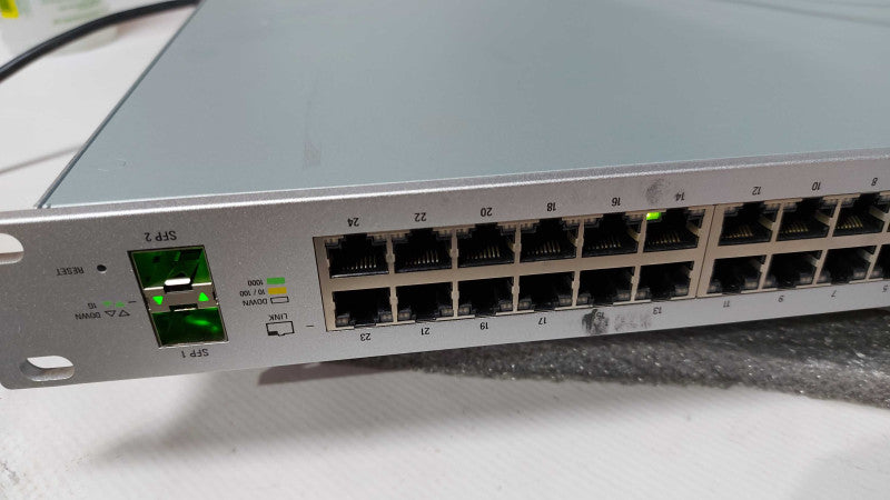 Ubiquiti Unifi Switch 24 250W US-24-250W - READ #