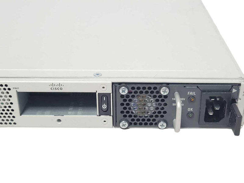 Cisco Catalyst C8300-1N1S-4G2X Router 1x PSU, READ _