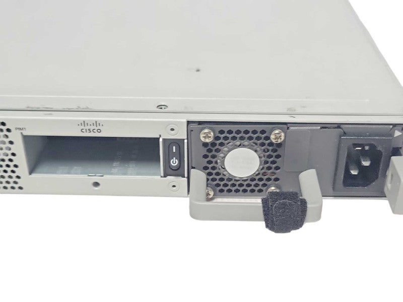 Cisco C8300-1N1S-6T 1RU Router 6x 1GE 1xSM 1x NIM Slot, READ _