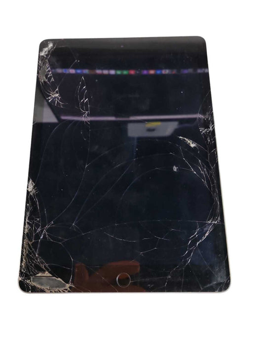 Apple iPad 5th Gen 32GB  (A1823) - READ Î