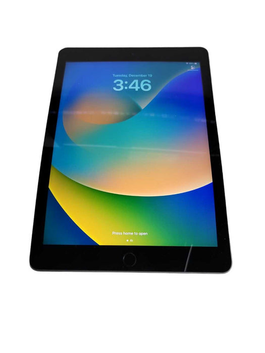 Apple iPad 5th Gen 32GB (A1822) - READ Î