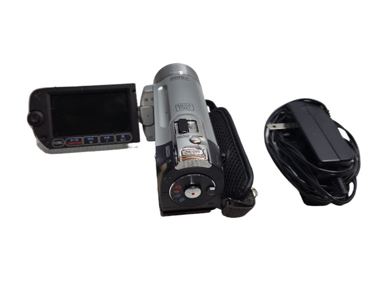 Canon FS100 Digital Video Camcorder 48X Advanced Zoom w/  Charger & Bag &