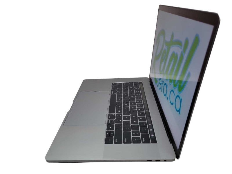 Apple Macbook Pro 2017 15\\" Core i7-7700HQ @ 2.8GHz 16GB DDR3 250GB SSD Radeon Pro 555 2GB [Read] (