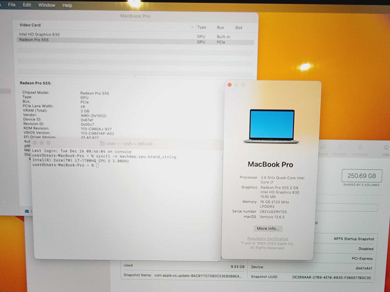 Apple Macbook Pro 2017 15\\" Core i7-7700HQ @ 2.8GHz 16GB DDR3 250GB SSD Radeon Pro 555 2GB [Read] (