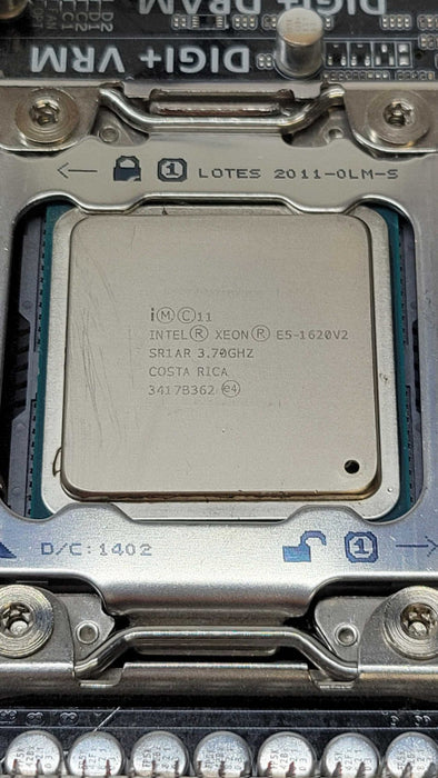 Intel Xeon E5-1620 v2 | ASUS P9X79 WS | I/O Plate %