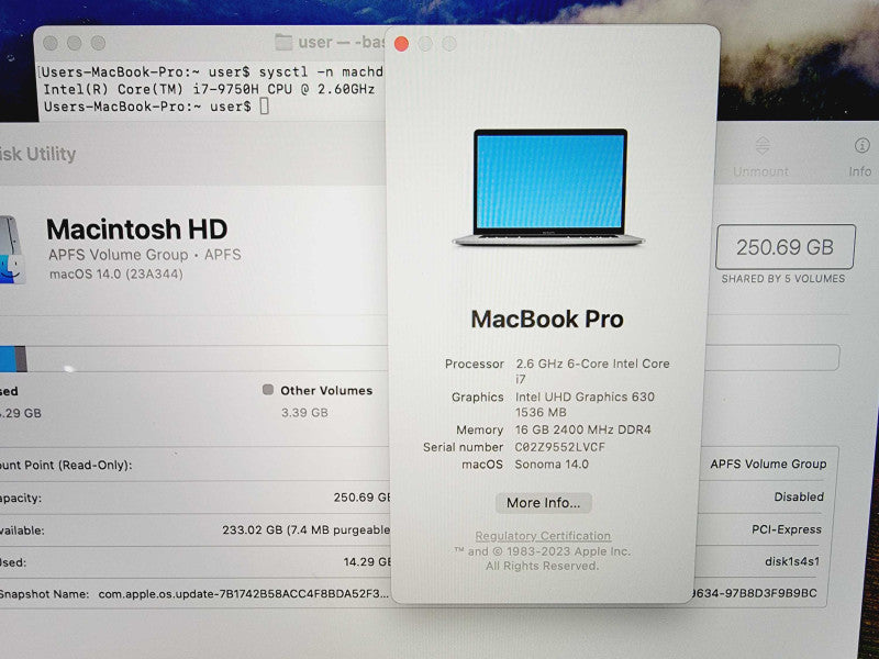 Apple Macbook Pro 2019 15\\" Core i7-9750H @ 2.6GHz 16GB DDR4 250GB SSD Radeon Pro 555X 4GB (