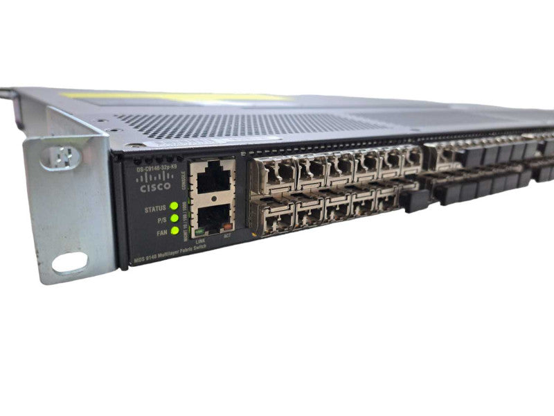 Cisco MDS 9148 48-Port (32 Active) SFP+ Fibre Channel Switch DS-C9148-32P-K9 )