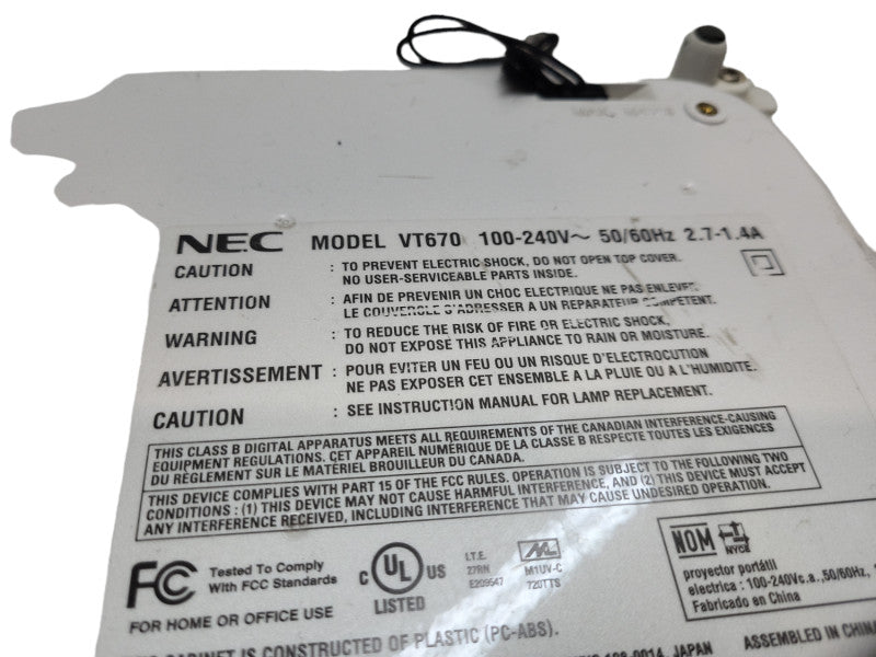 NEC VT670 Multimedia LCD Video Projector 400:1 1024x768 720p  &