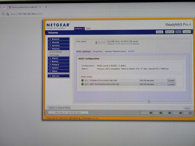 NetGear ReadyNAS RND-4A RNDP4000 4-Bay NAS with 2x 2TB HDDs _