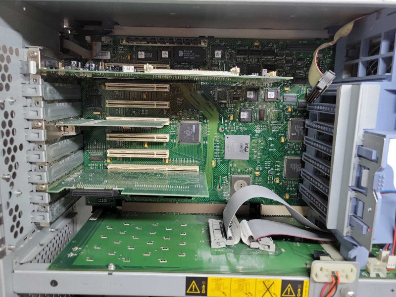 HP NetServer LH3 - Intel Pentium II 400Mhz | 256MB RAM  %