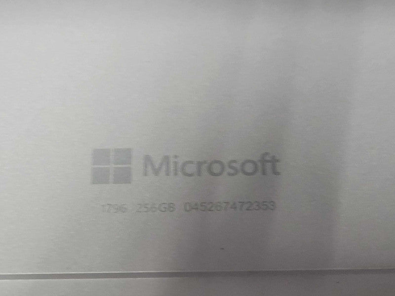 Microsoft Surface Pro 1796, i5-7300U 2.6GHz, 8GB, 256GB SSD, w/ PWR READ _