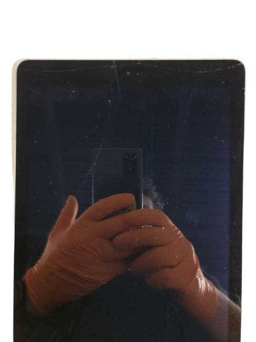 Apple iPad 5th Gen 32GB (A1822) - READ Î