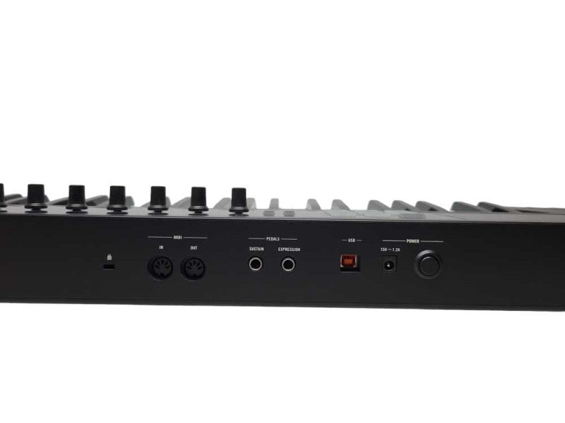 Native Instruments Komplete Kontrol S61 MIDI keyboard controller %