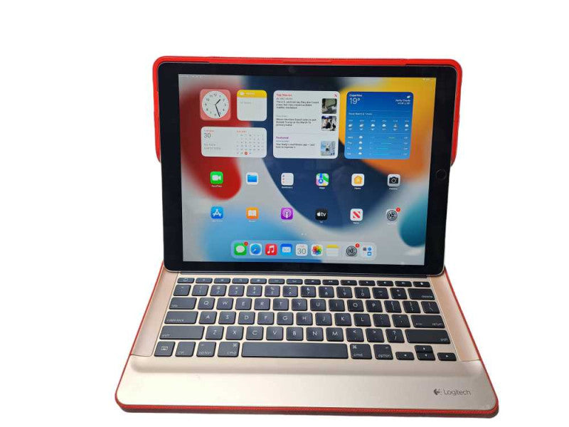 Apple iPad Pro 12.9in 32GB A1584 (WIFI) | + Logitech Create Keyboard )