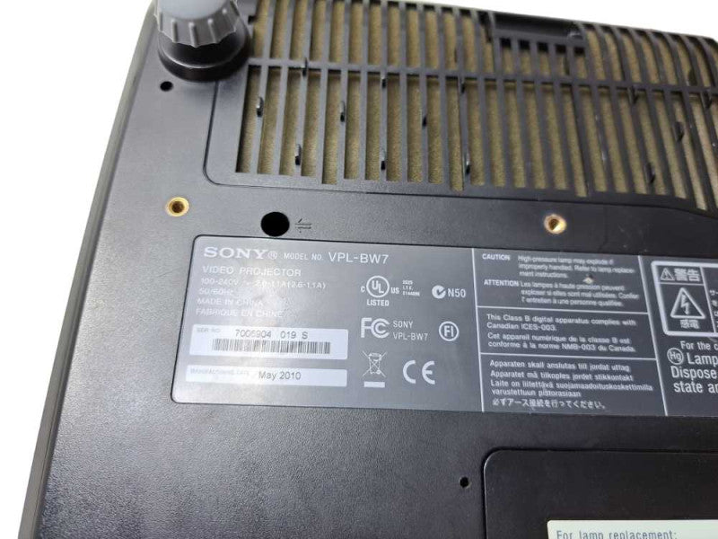 Sony WXGA VPL-BW7 HD Projector HDMI 2000 Lumens | 777 Lamp HRS )