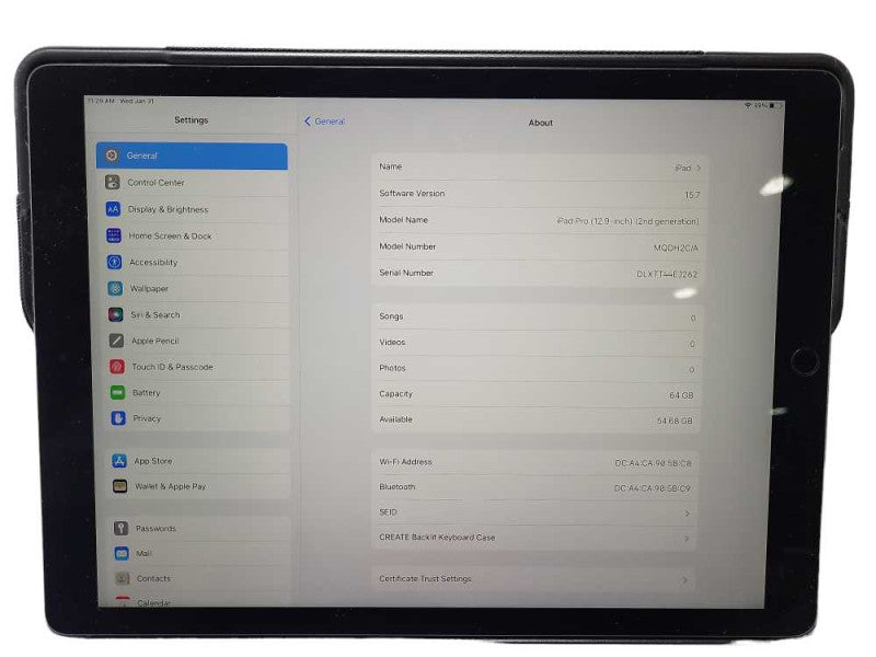 Apple iPad Pro 12.9in 2nd GEN. 64GB A1670 w/ Logitech Create Keyboard $