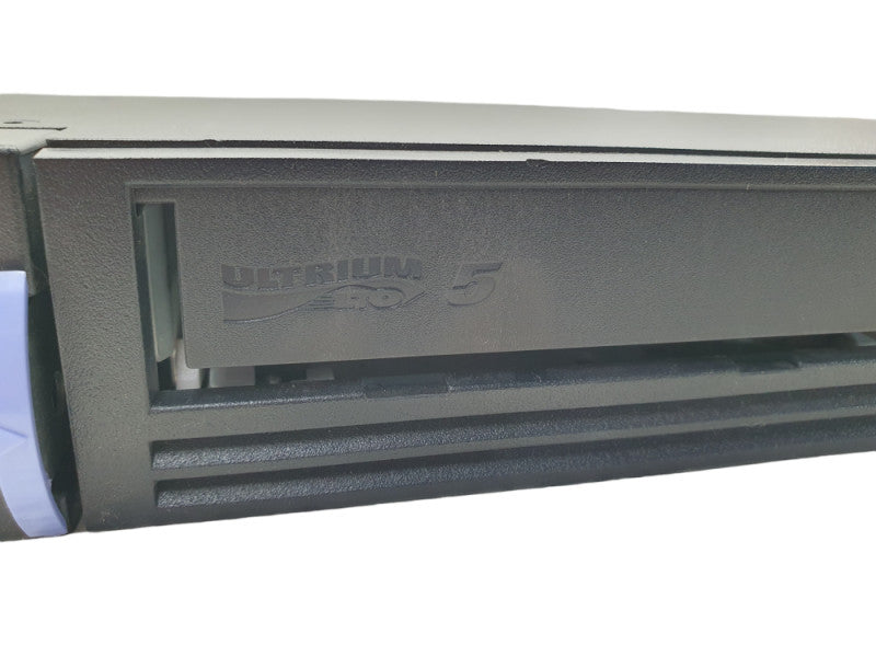Quantum 7226 1U3 w/ internal LTO-5 SAS Drive Q-