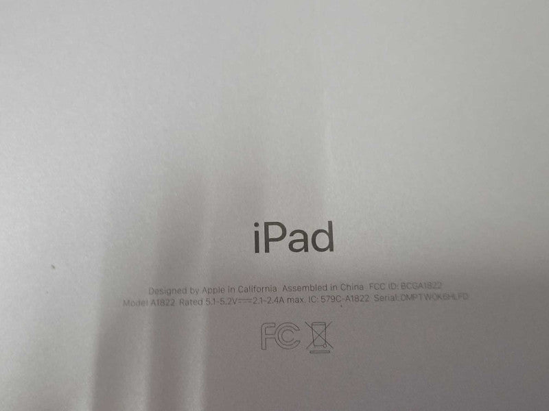 Apple iPad 5th Gen 128GB A1822, READ _
