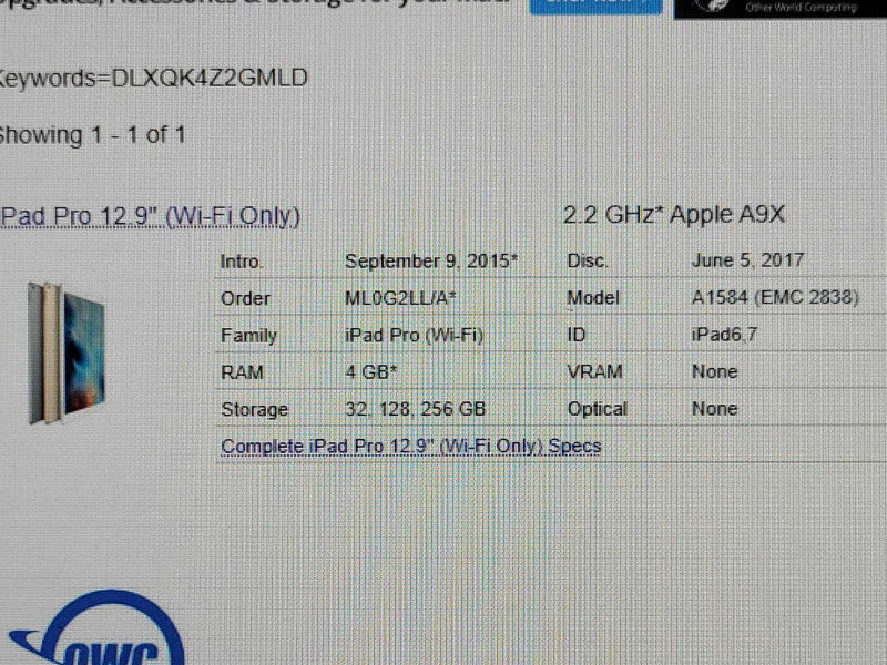 Apple iPad Pro 12.9\\" Wi-Fi only 32GB (2015), w/ Logitech keyboard _