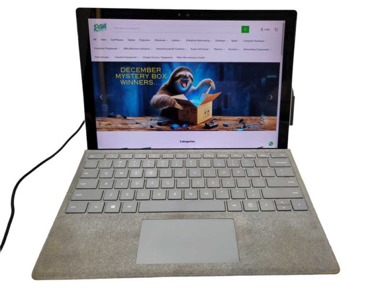 Microsoft Surface Pro 4| i5-6300U| 8GB DDR3| 256GB SSD| BAD BATTERY, READ Î²