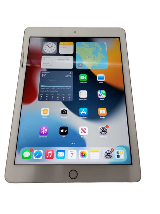 Apple iPad 5th Gen 32GB (A1822) - READ Î