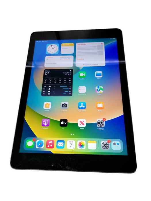 Apple iPad 5th Gen 32GB (A1822) -READ Î