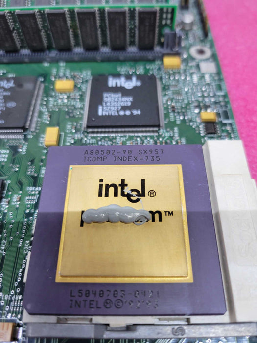 Pentium 90Mhz | Intel AA 541287208 / PBA 541277-207/ PB 618916-003 / 32MB %