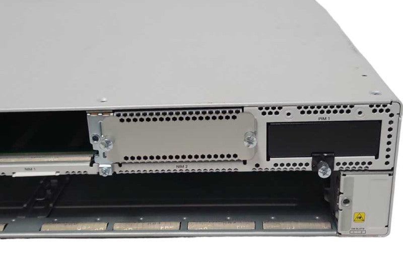 Cisco C8300-2N2S-6G 6 Ports Gigabit Router Chassis, READ _