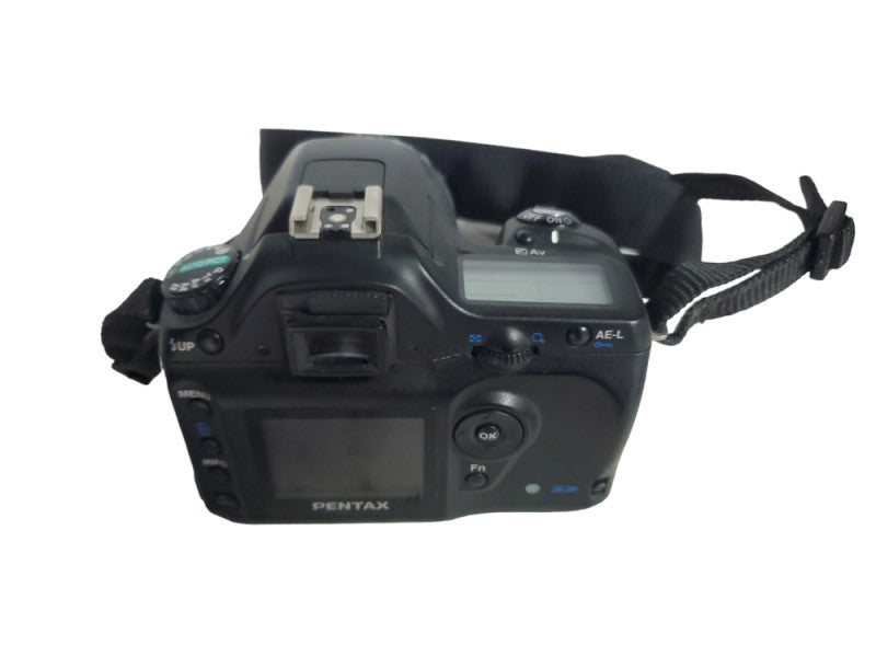 Pentax *ist D 6.1MP Digital Camera with 18-55MM Lens (AS-IS) |