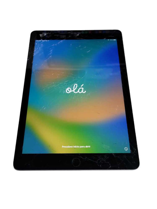 Apple iPad 5th Gen (A1822) - READ Î