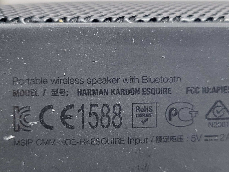 Harmon Karadon ESQUIRE portable wireless Bluetooth speaker with Case _
