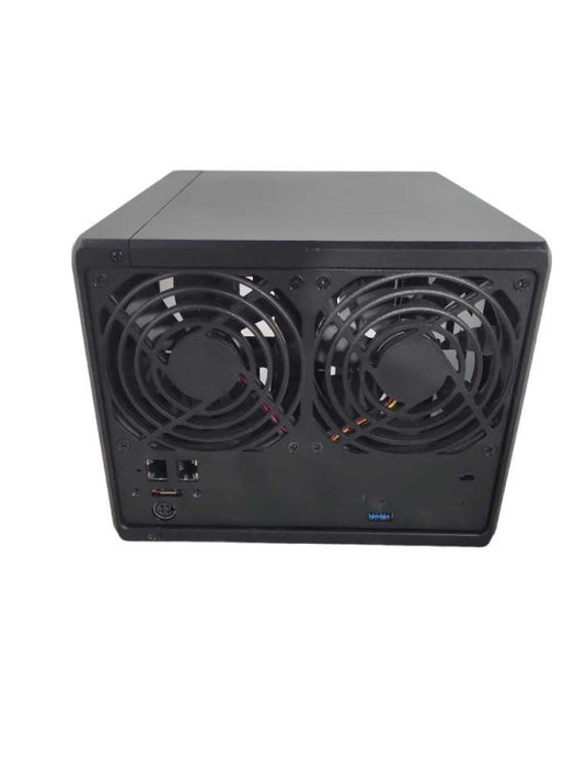 Synology DS920+ 4 Bay NAS DiskStation 2x M.2 Slots - Black READ !