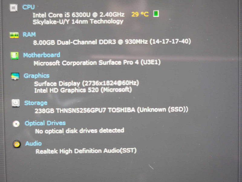 Microsoft Surface Pro 4| i5-6300U| 8GB DDR3| 256GB SSD  W/ Docking Station QÎ²